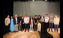 Estreno de Bajo la tierra que pisamos en Manzanares