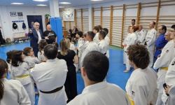 Saludo del alcalde al alumnado de la Escuela y Club de Judo