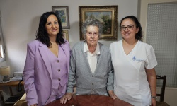 Prado Zúñiga junto a Mercedes García y a Teresa Torres