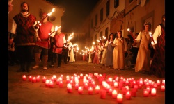 Procesión de las antorchas por la calle Virgen del Carmen