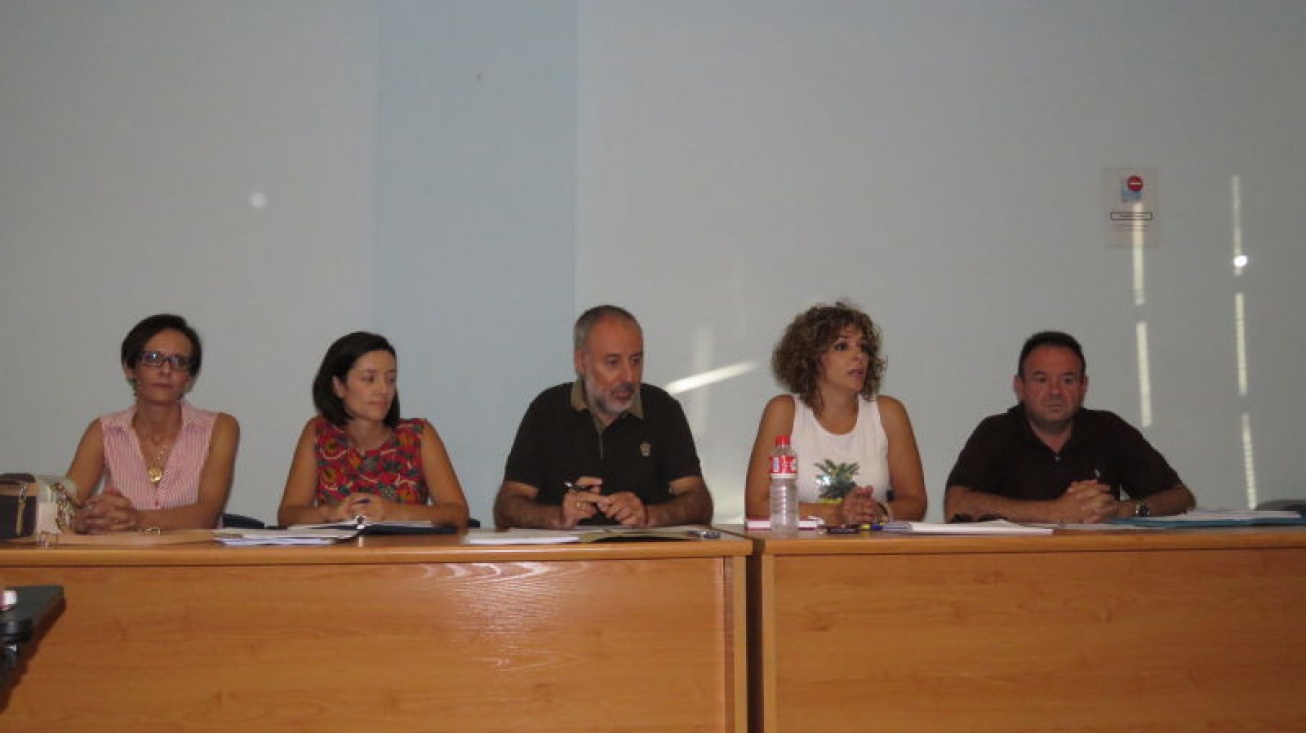 Reunión en el Centro Social "Nuevo Manzanares"