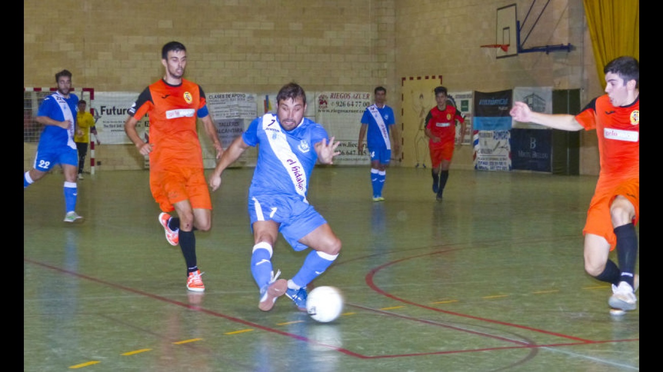 Jugada de la primera eliminatoria ante el Toledo. Foto: José A. Romero