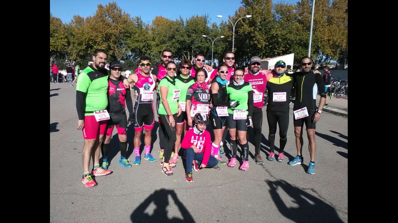 Runners Manzanares junto a otros paisanos en Villarta