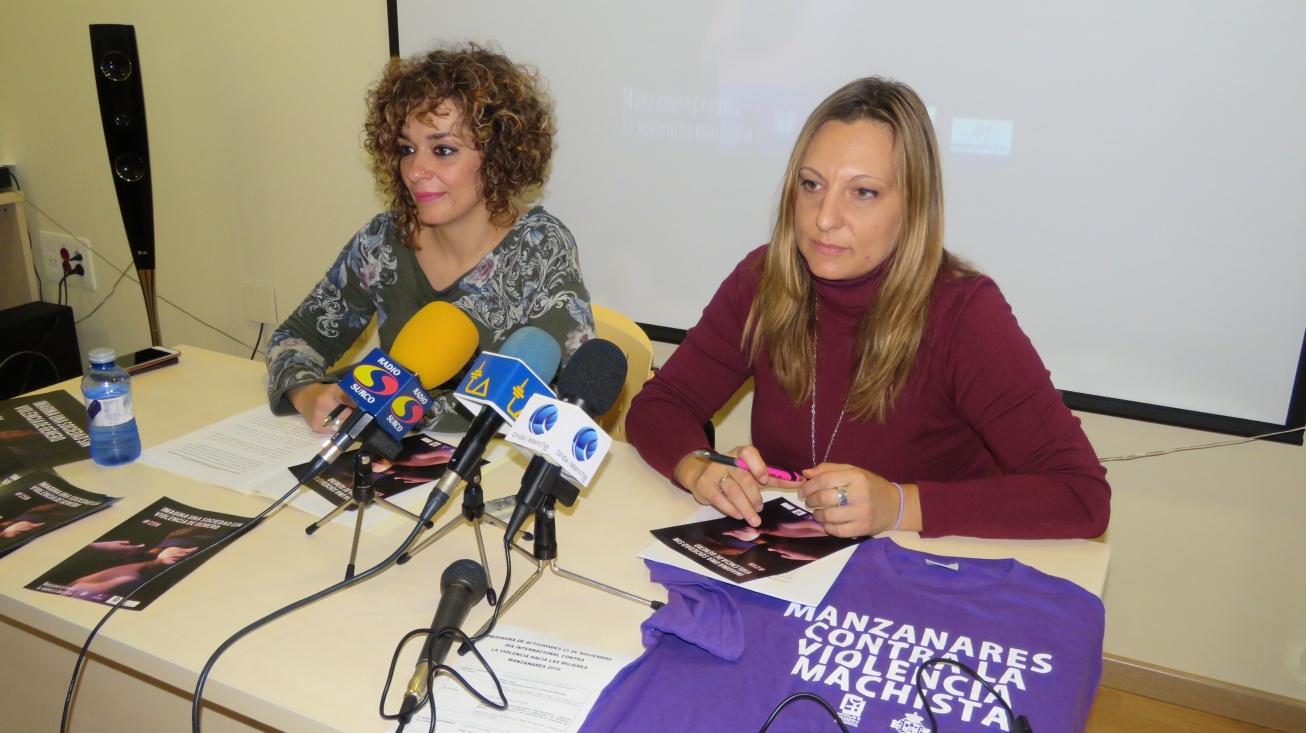 Beatriz Labián y Ángeles Morales en la presentación de los actos del 25 de noviembre