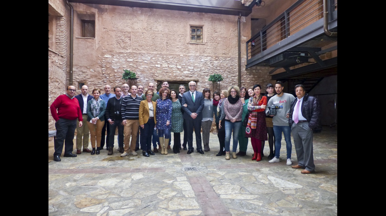 Foto conjunta con profesionales de los medios de comunicación