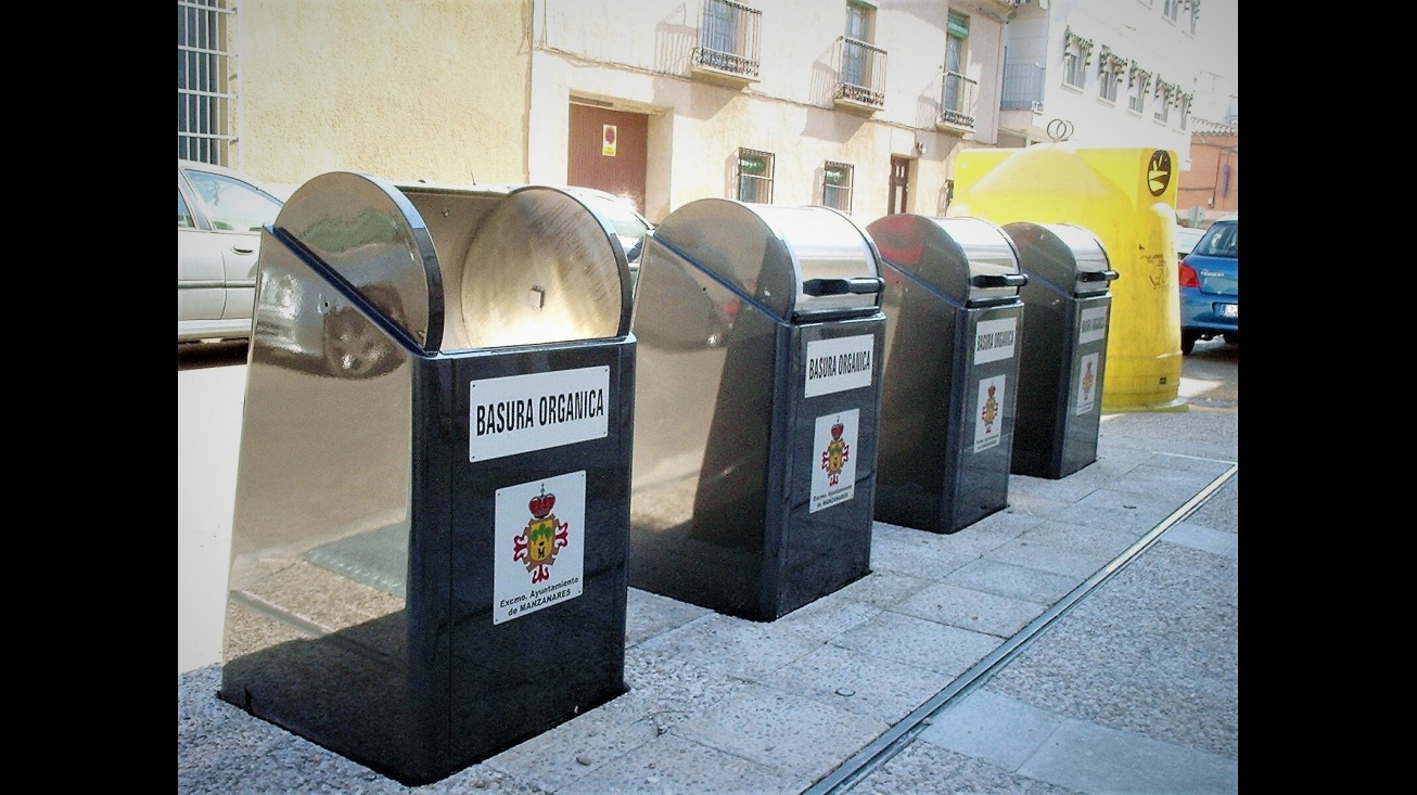 Contenedores en Manzanares