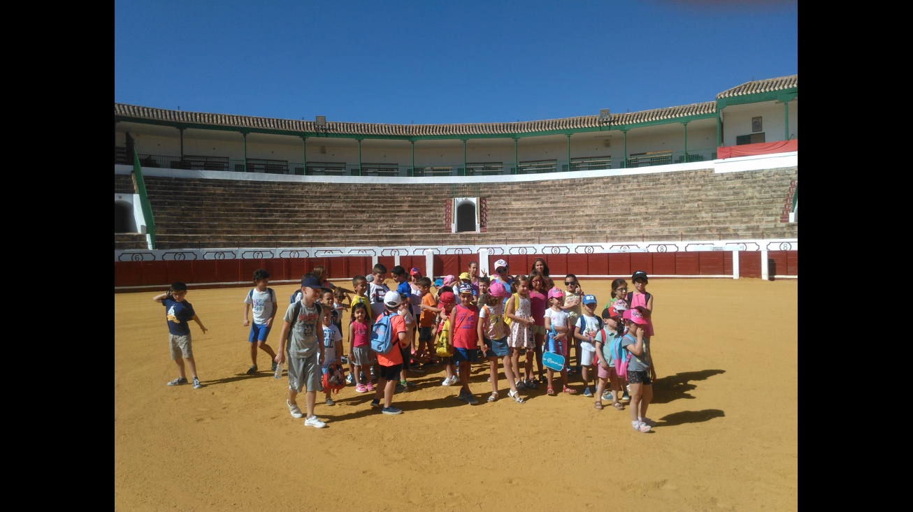 Participantes de la Escuela de Verano del AMPA "Altagracia"