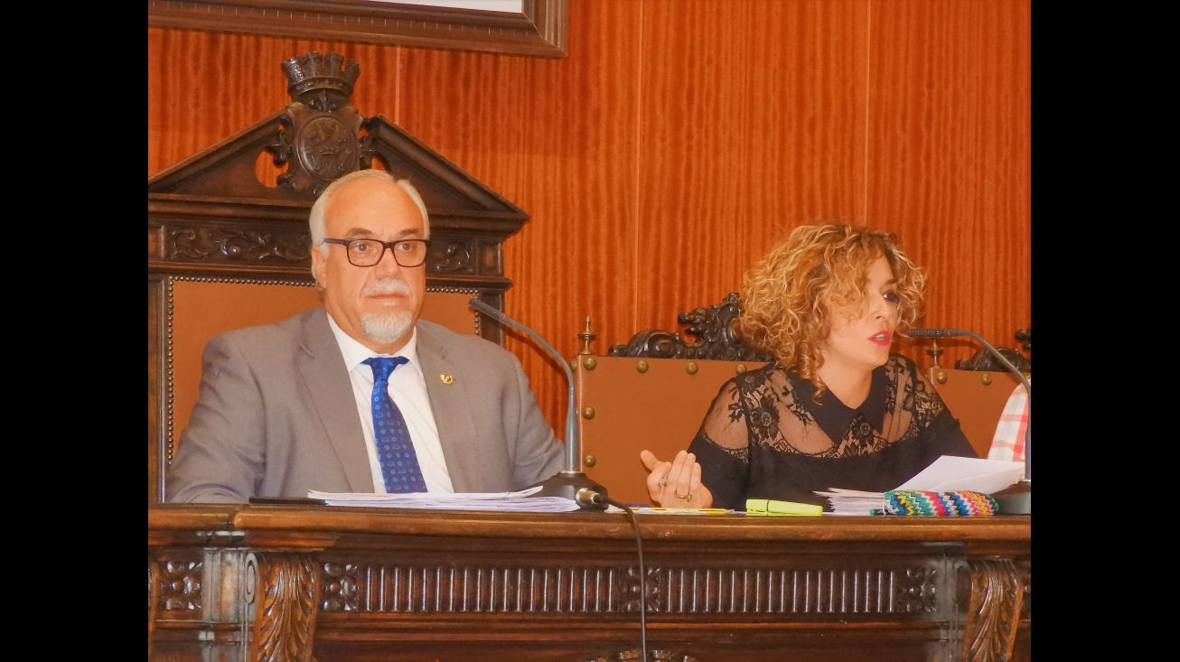 Julián Nieva y Beatriz Labián en el pleno correspondiente al mes de septiembre
