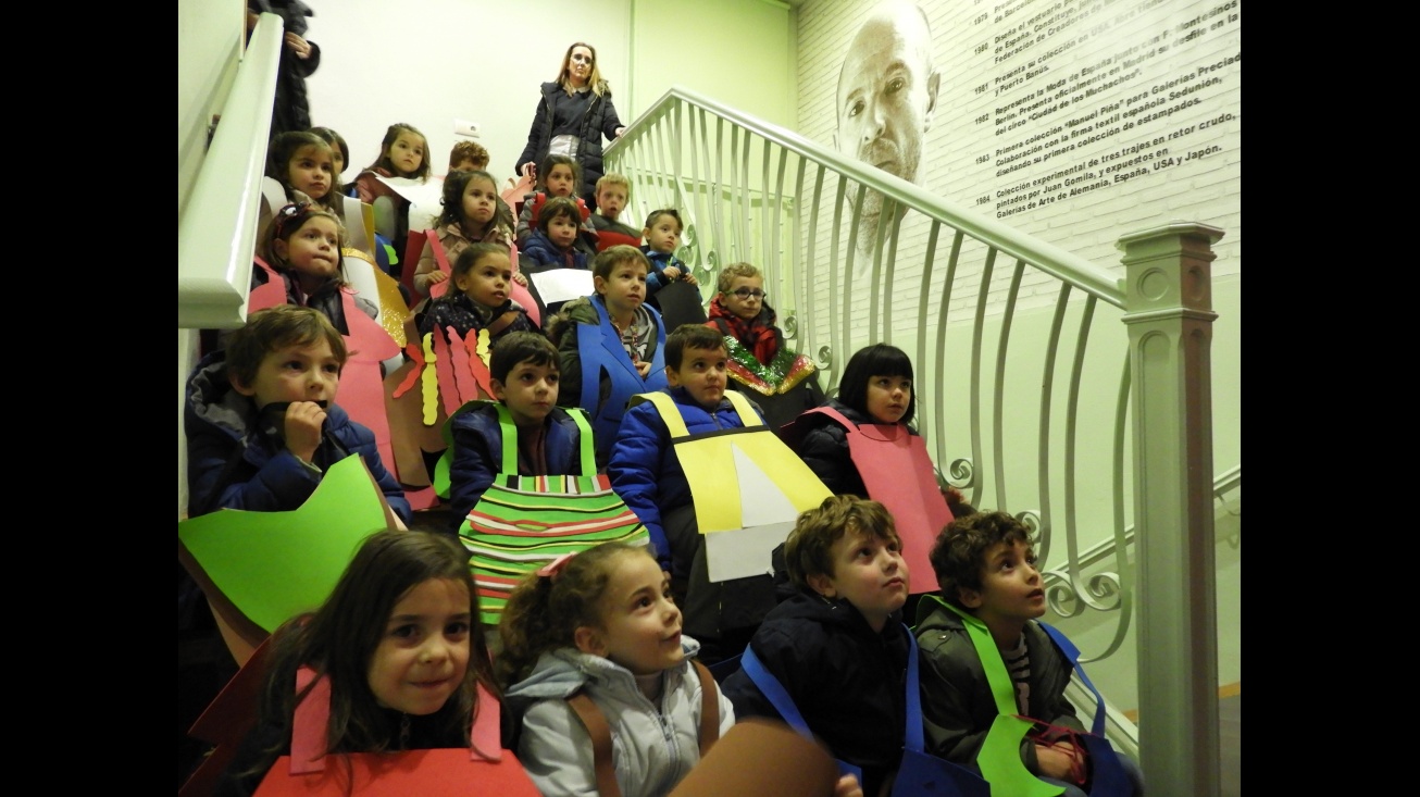 Alumnos del colegio Altagracia durante su visita al museo