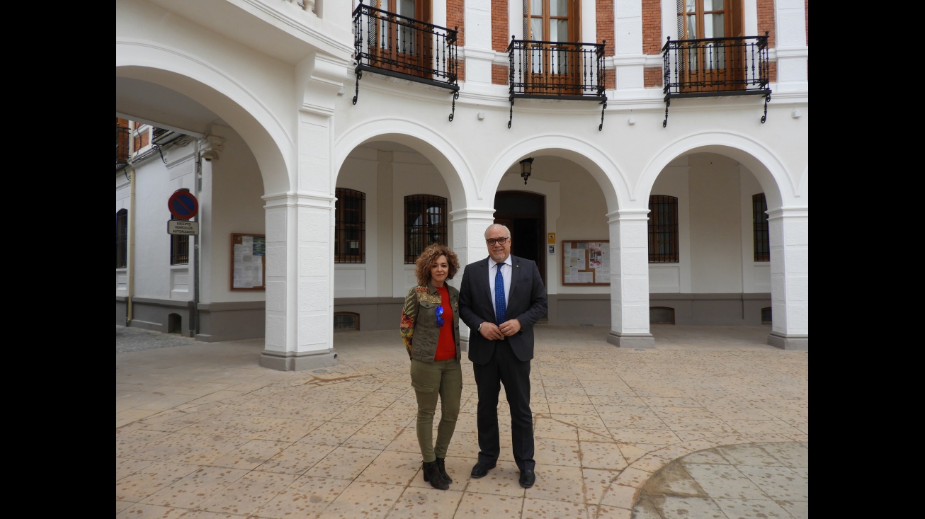 Julián Nieva y Beatriz Labián tras visitar las obras de la nueva televisión municipal