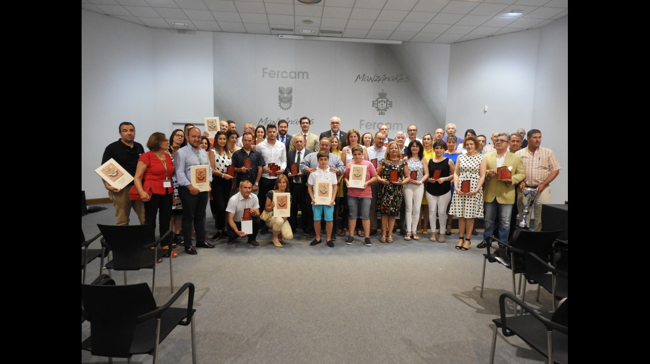 Premiados en la 58 edición de Fercam junto a las autoridades