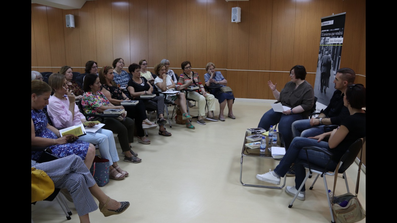 Encuentro literario del club de lectura con Jesús Manrique