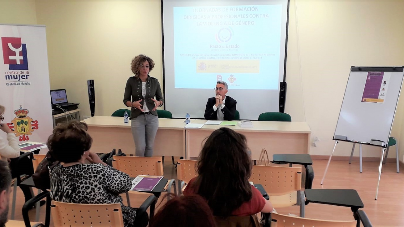 Beatriz Labián en la presentación de la jornada para profesionales de la abogacía