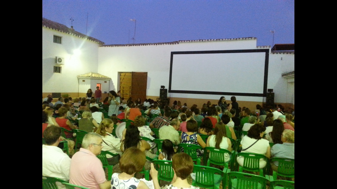 Interior del cine de verano en el Centro Cultural Ciega de Manzanares