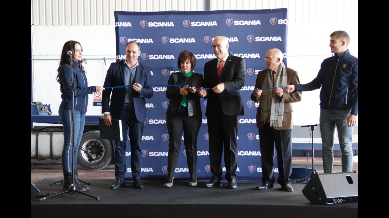 Reinauguración de las instalaciones de R. Peinado y celebración del 50º aniversario del motor V8 de Scania