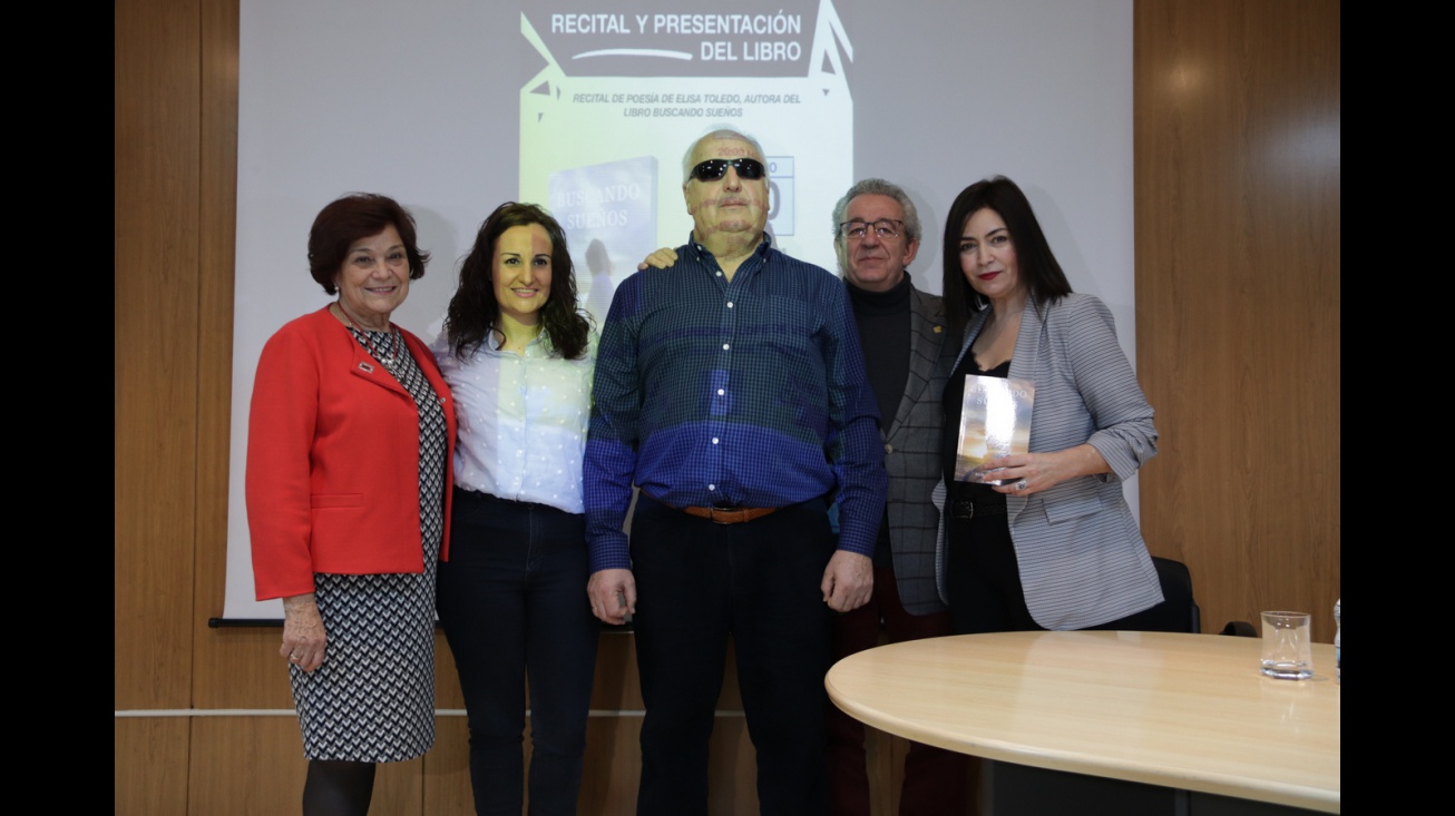 Recital de poesía y presentación del libro 'Buscando sueños' de Elisa Toledo