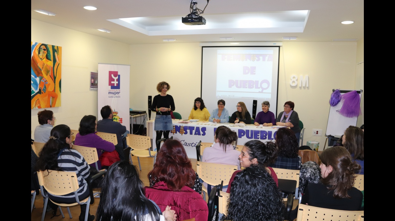 Beatriz Labián dio la bienvenida a la nueva asociación feminista