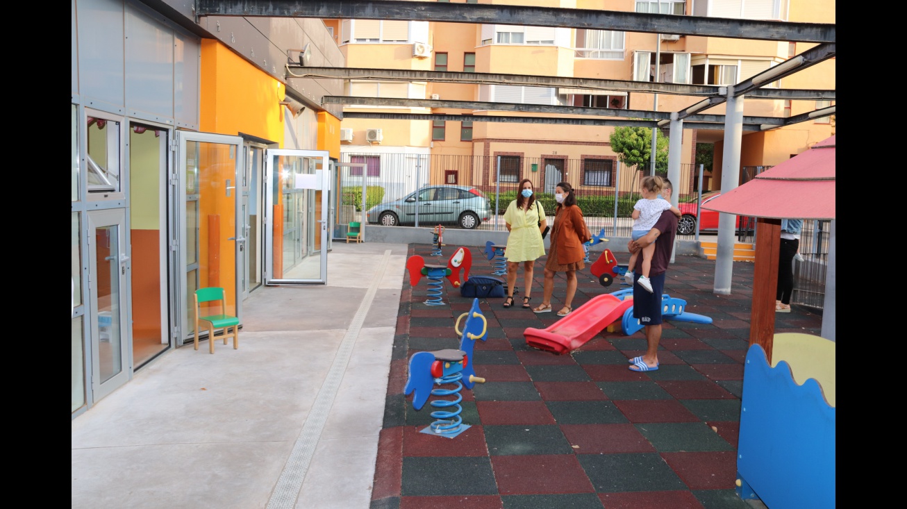 Zúñiga y Ramírez comprueban el acceso escalonado de las familias a la Escuela Infantil