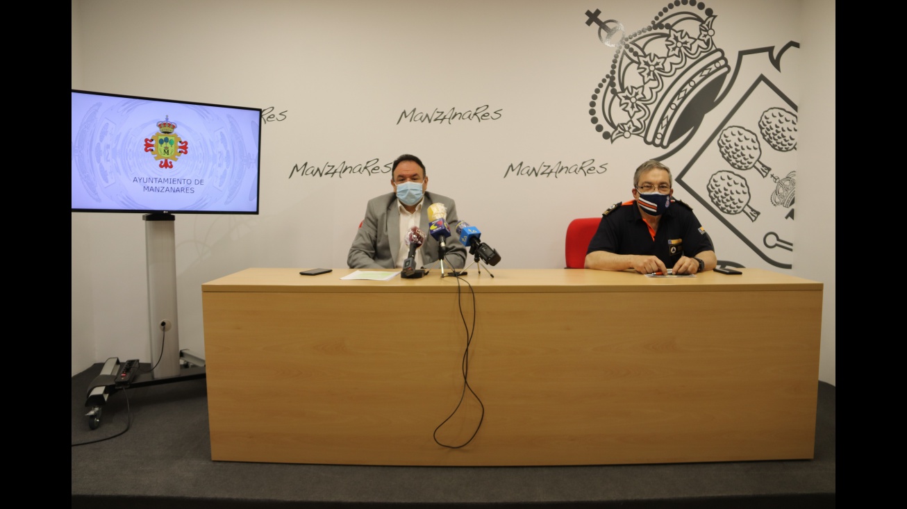 Juan López de Pablo y Miguel Ángel Rodríguez en rueda de prensa