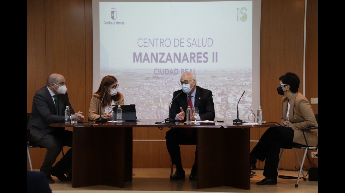 Nieva interviene en la presentación del plan funcional del Centro de Salud Manzanares II