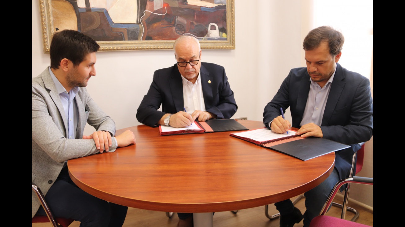 Nieva y Rodríguez firman el convenio de colaboración 