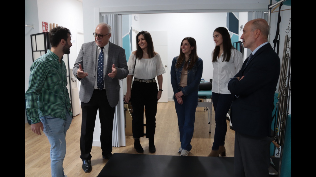 Visita de Julián Nieva y José Luis Cabezas a Sanus Fisioterapia