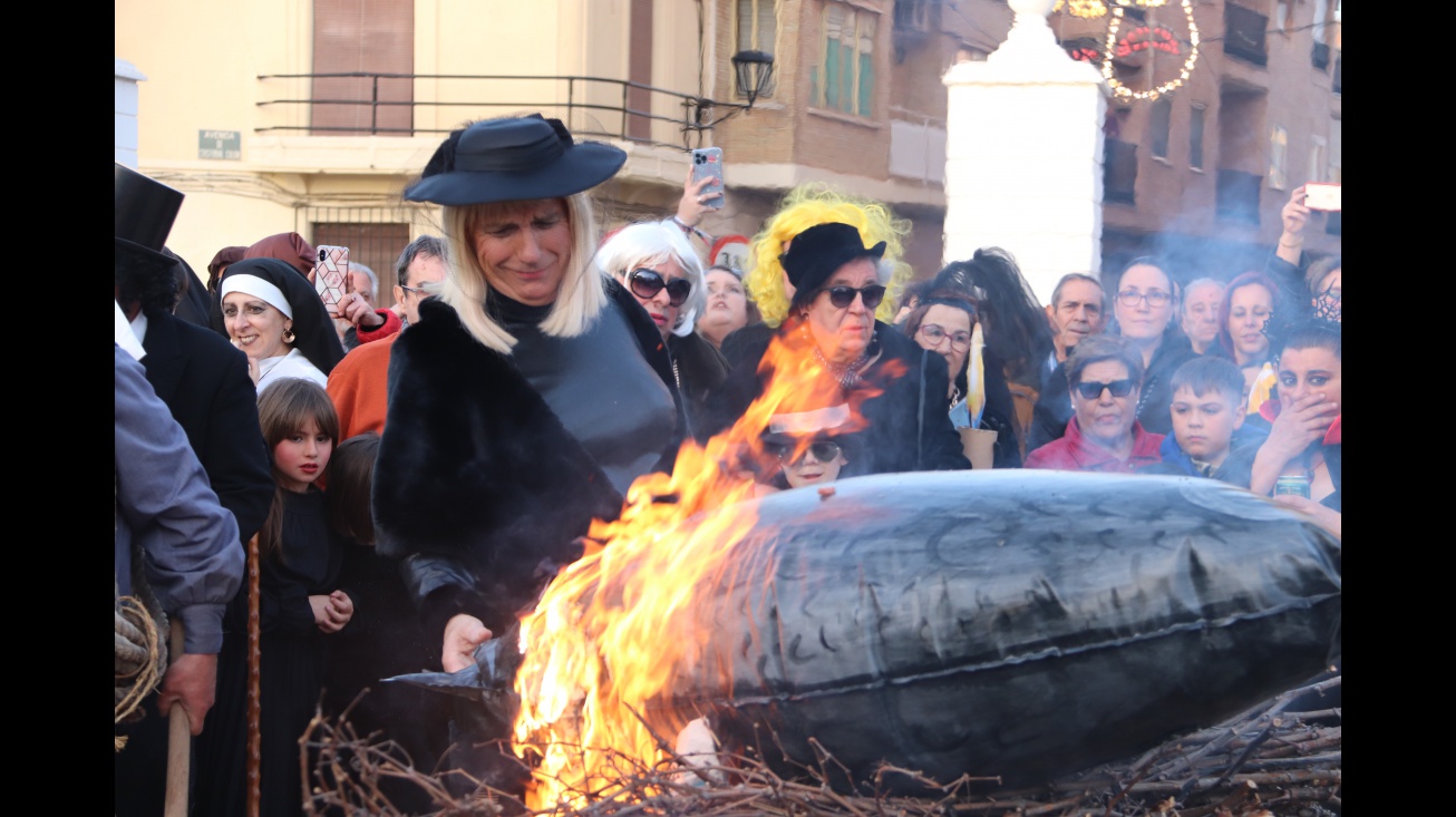 Incineración de Doña Sardina en la despedida del carnaval 2023