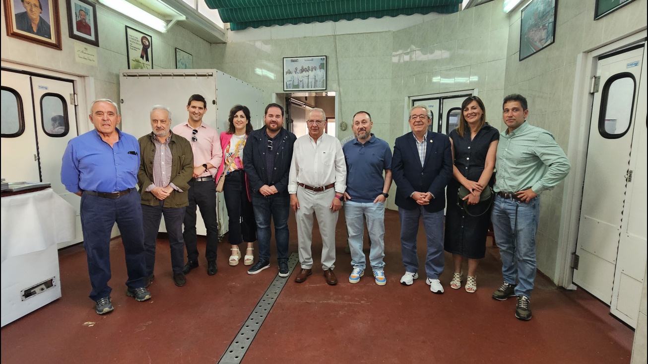 Representantes del equipo de gobierno y de la oposición asistieron a la celebración del centenario de Cárnicas Márquez