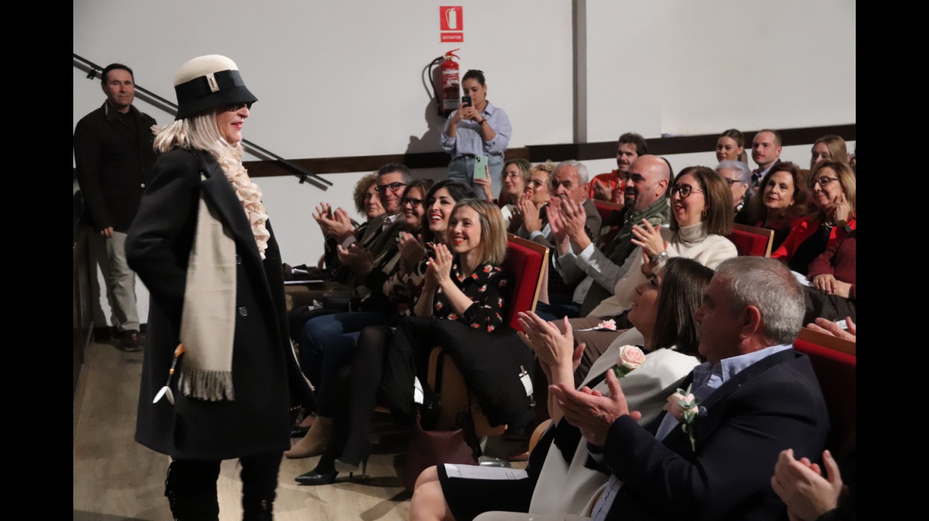 5º desfile solidario en favor de AECC Manzanares
