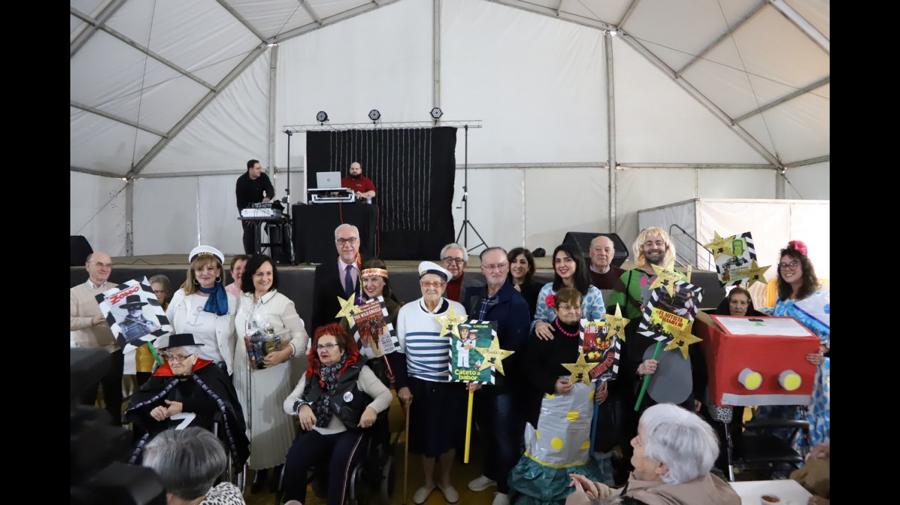 Chocolatada para las personas mayores - Carnaval 2025