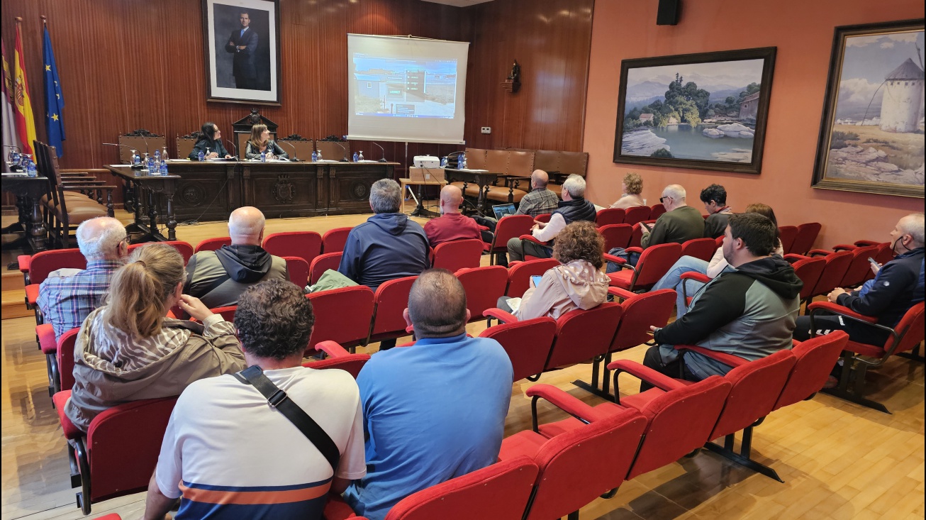 Momento del sorteo celebrado en el salón de plenos