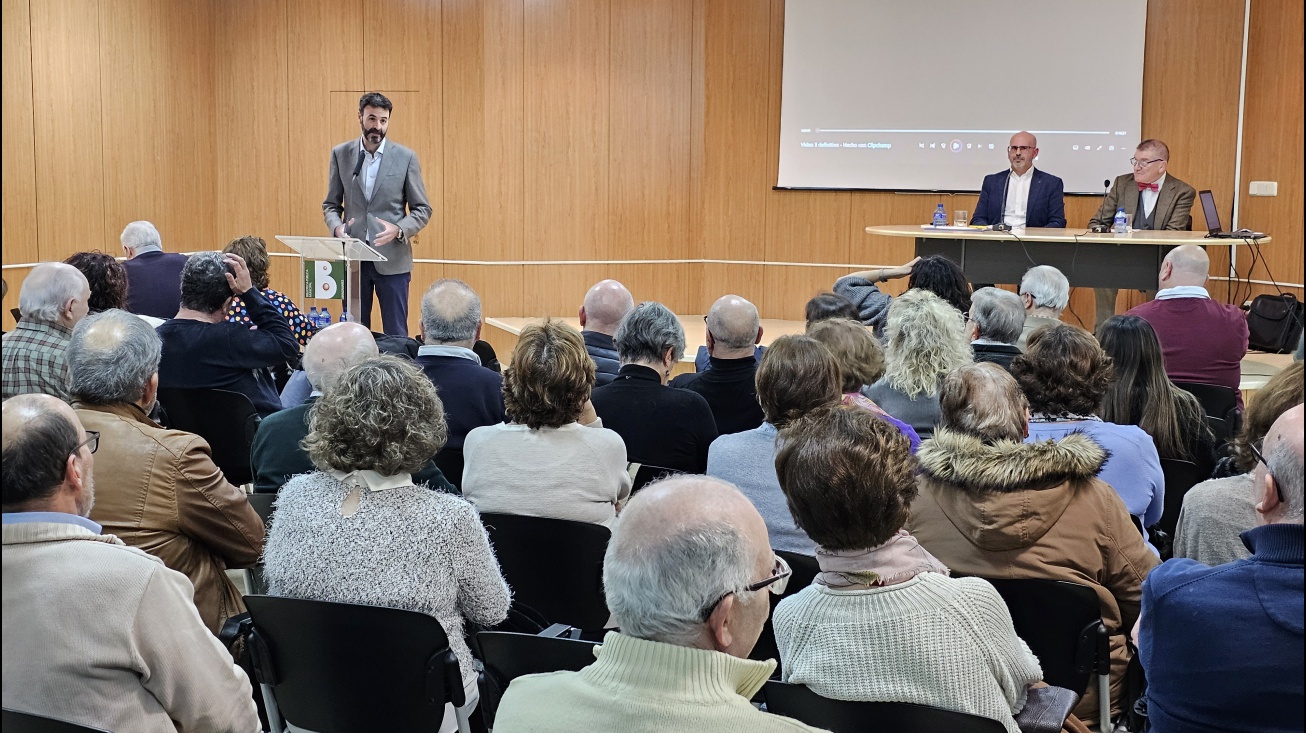 Jesús Romero presentó el acto