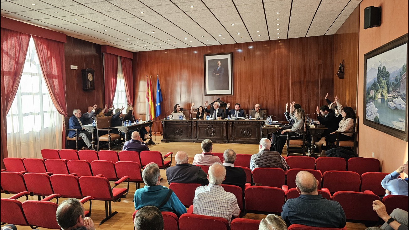 Grupo Socialista y Grupo Popular votan conjuntamente en la sesión plenaria de febrero