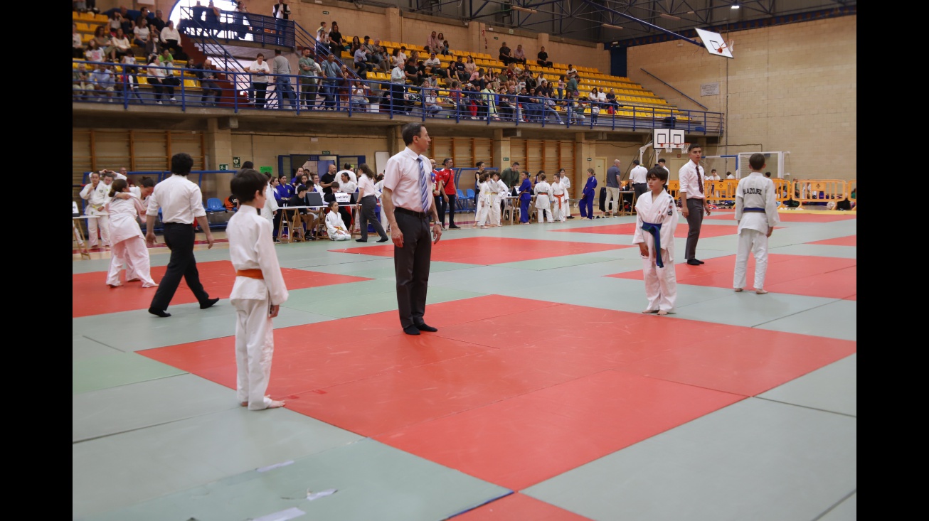 Saludo inicial de competidores