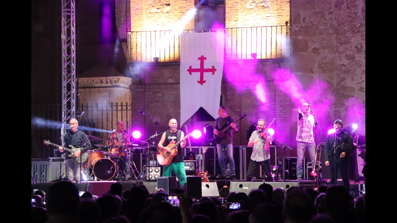 Celtas Cortos en el concierto de 2022 en la plaza de Manzanares