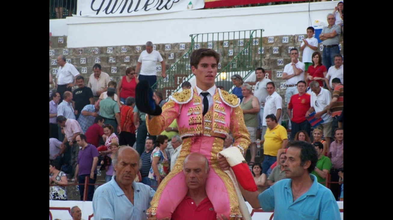 Rubén Pinar, a hombros en Manzanares