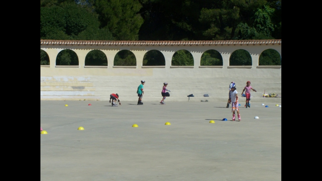 Participantes en la Escuela de Patinaje