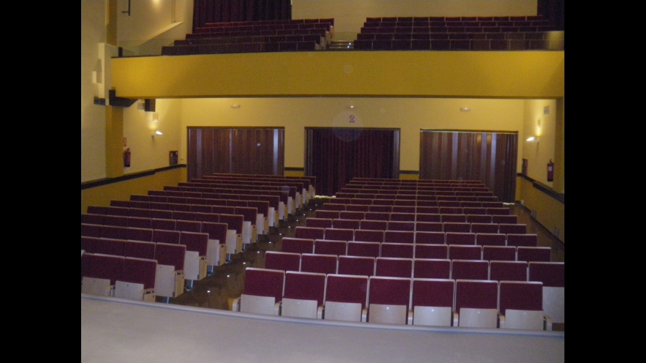 Patio de butacas del salón de actos de la Casa de Cultura