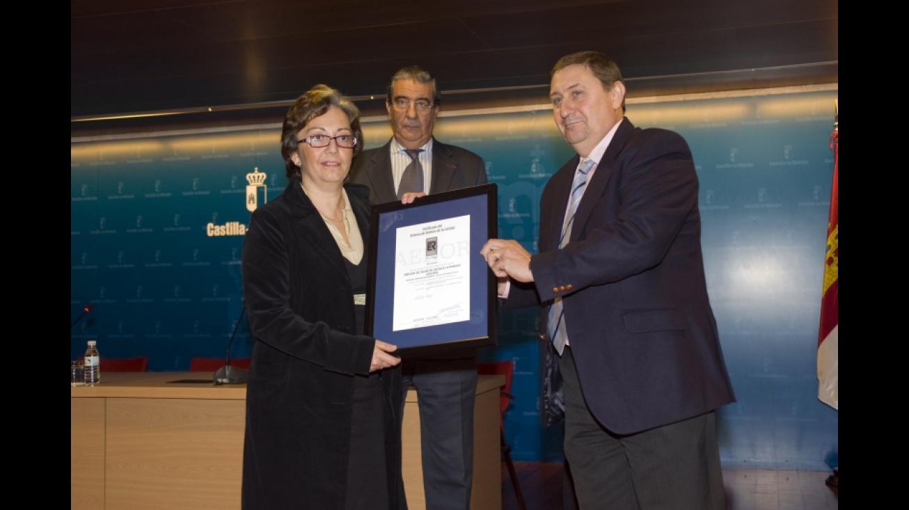 Pilar Megia, recibe el premio calidad