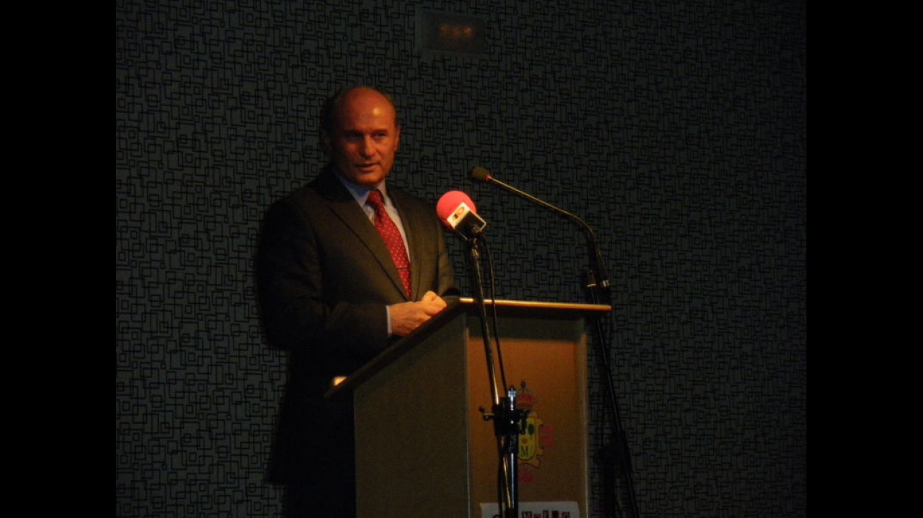 Miguel Ángel Pozas en la entrega de los Premios Mujer 2011