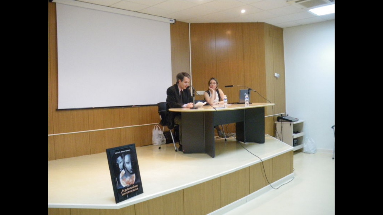 Presentación del libro "Animales Nocturnos" de Valeria Marcon