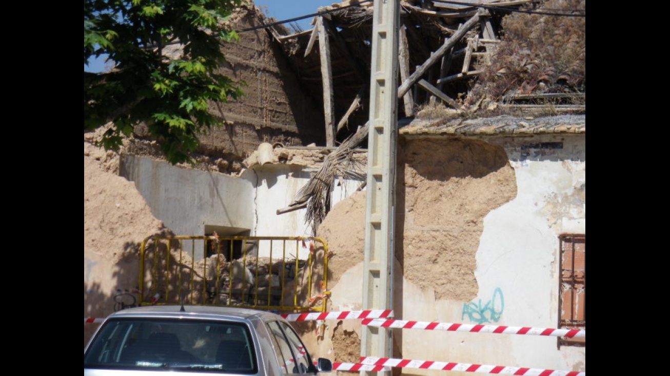 Inmueble semiderruido en calle Toledo