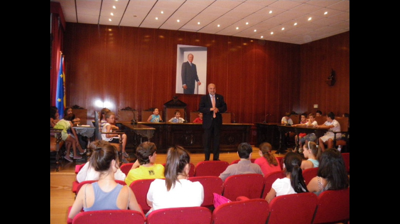 Visita de la Escuela de Verano de la UP al Ayuntamiento