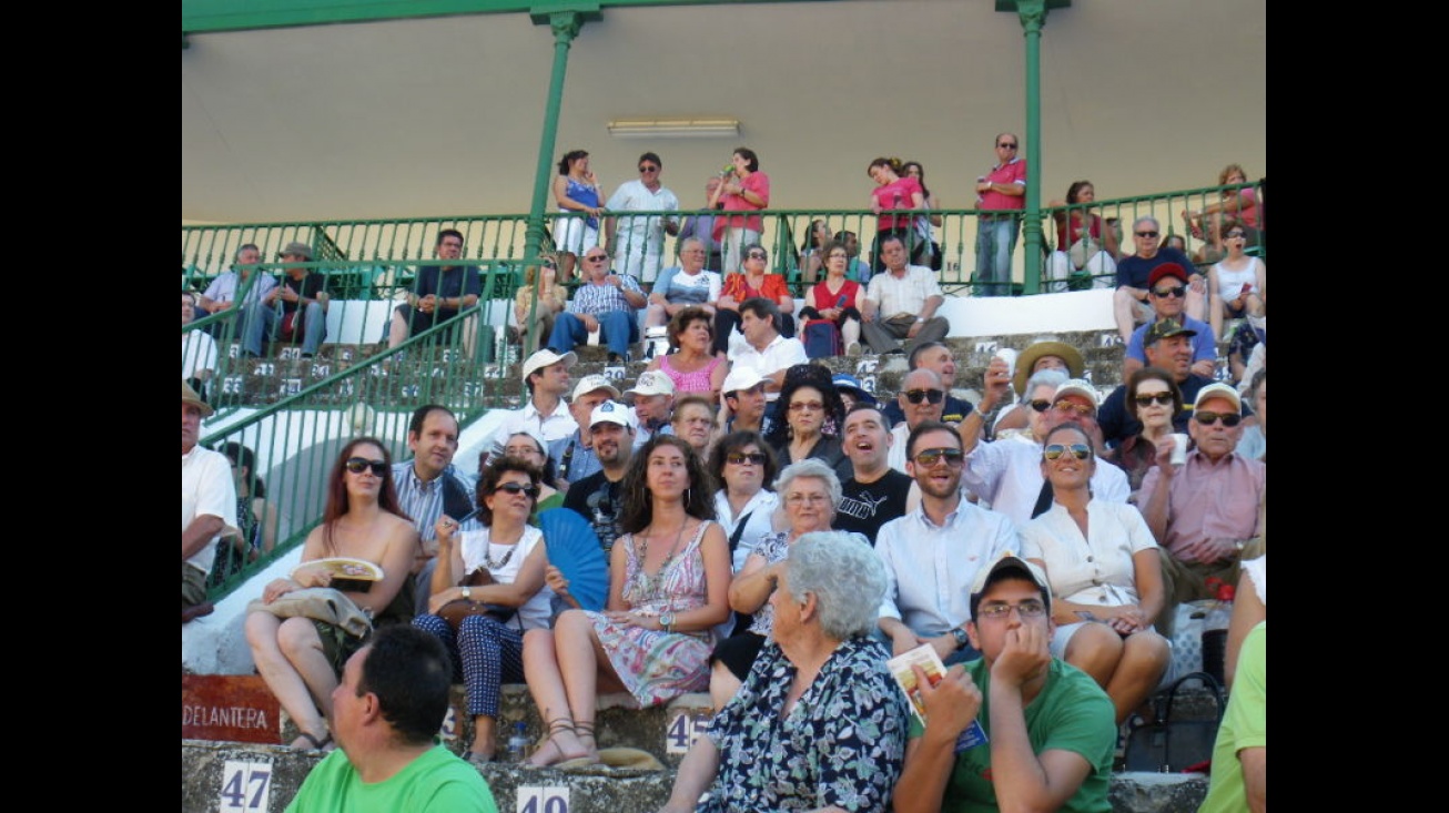 Discapacitados y mayores en los toros