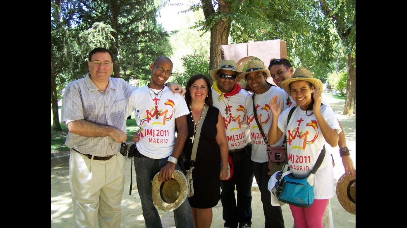 Visita al Paseo del Sistema Solar por los peregrinos de JMJ