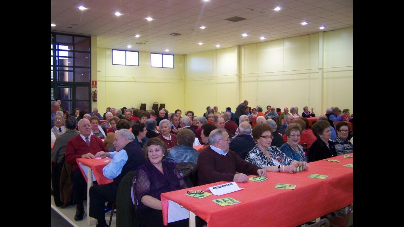 Unos 500 mayores participaron en la chocolatada