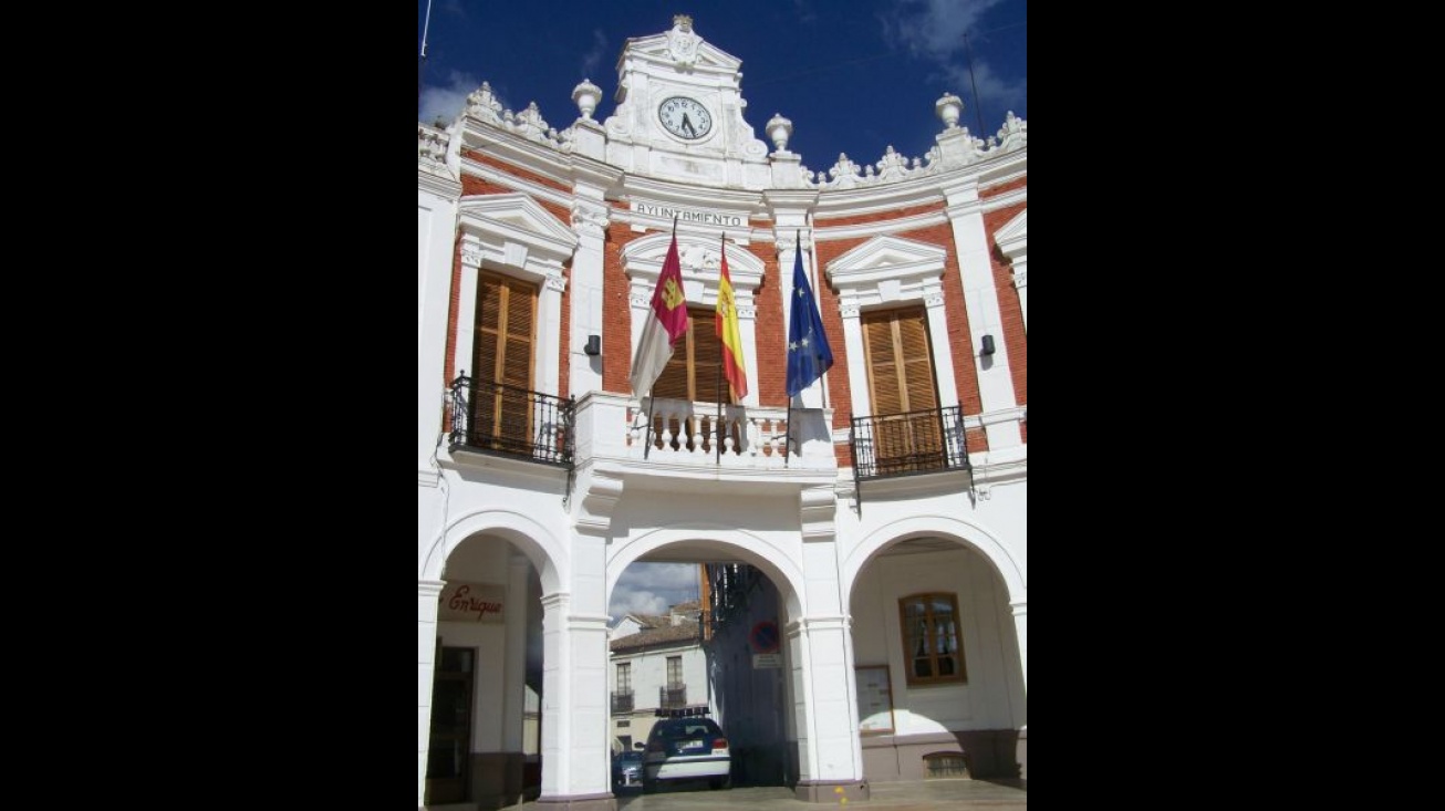 Fachada del Ayuntamiento de Manzanares