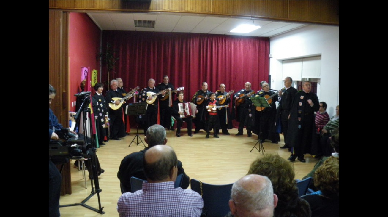 Actuación de la Rondalla de Manzanares