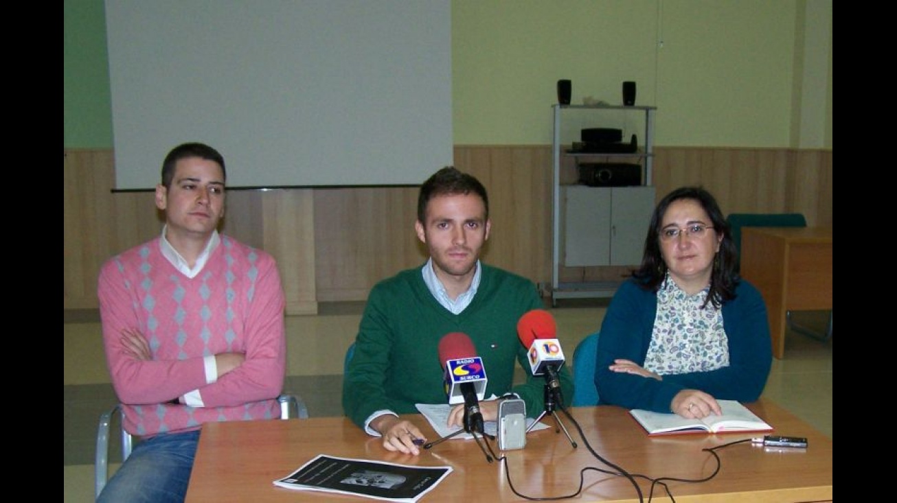 Archivo; concejal juventud en rueda de prensa