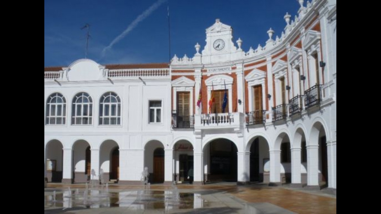 Fachada del Ayuntamiento de Manzanares